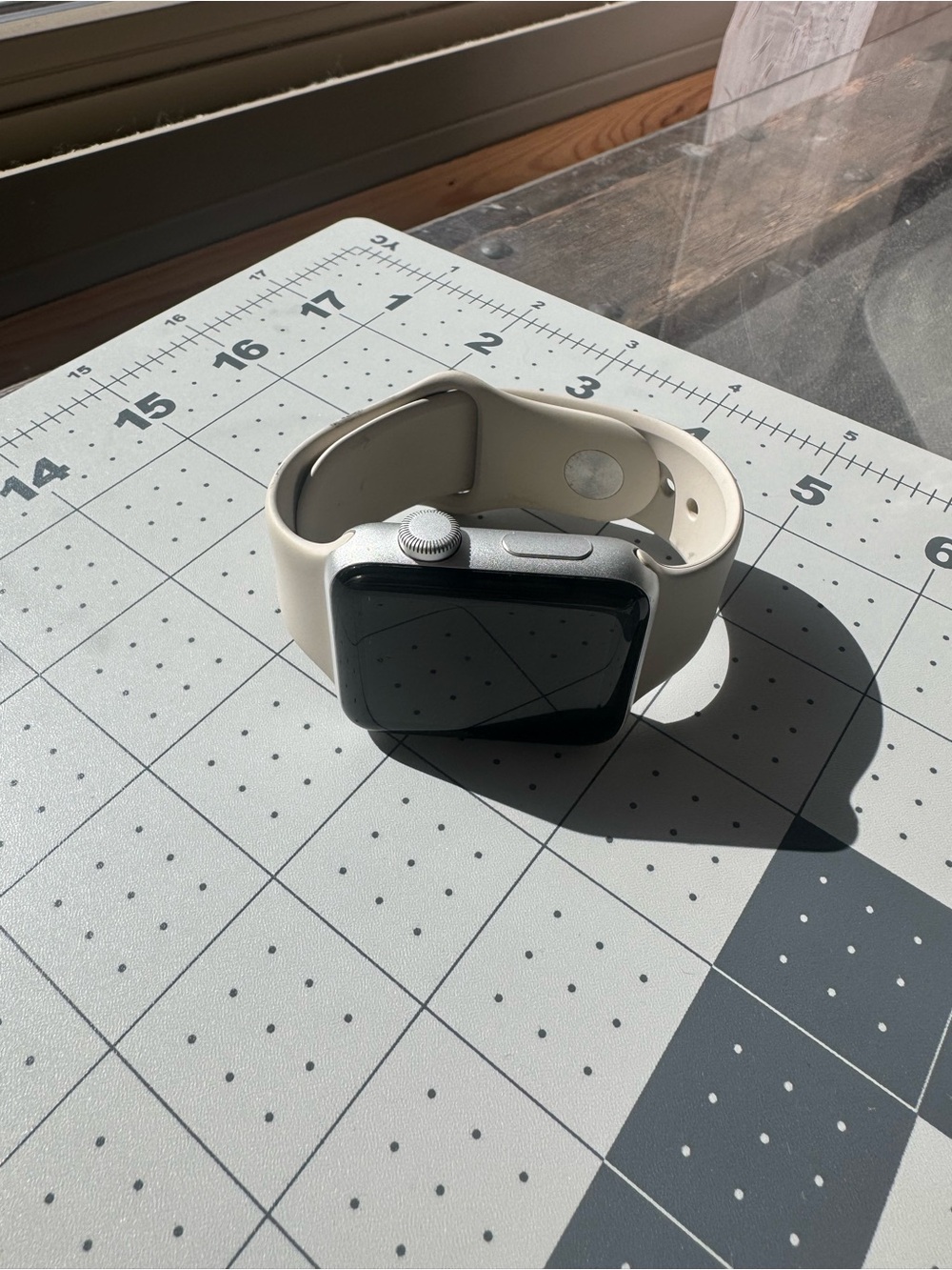 Applewatch series 3 42MM with starlight Silicone Band